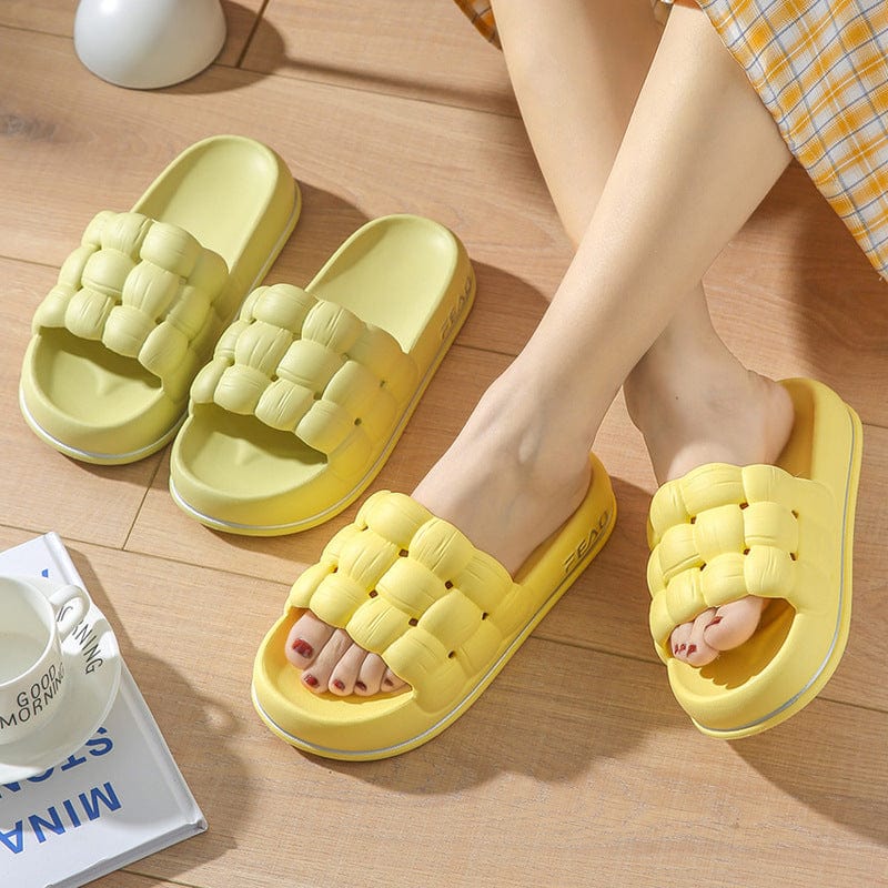 THATLILSHOP Cloud Slippers