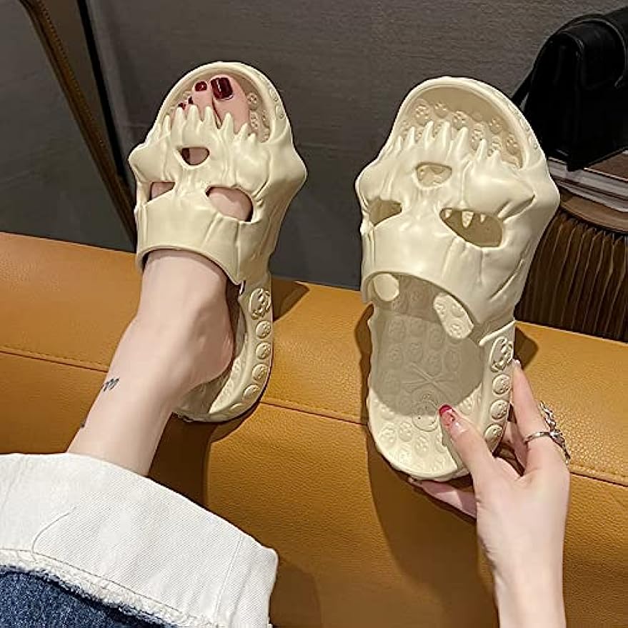 THATLILSHOP Skull Cloud Slippers