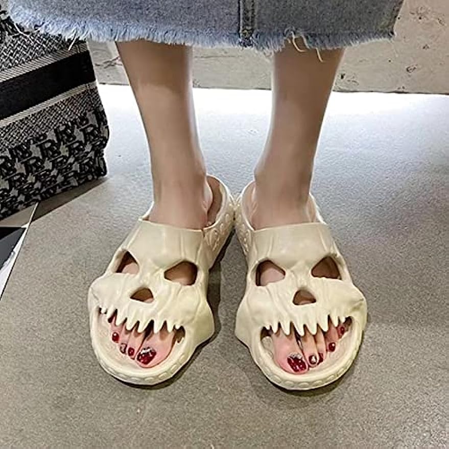THATLILSHOP Skull Cloud Slippers