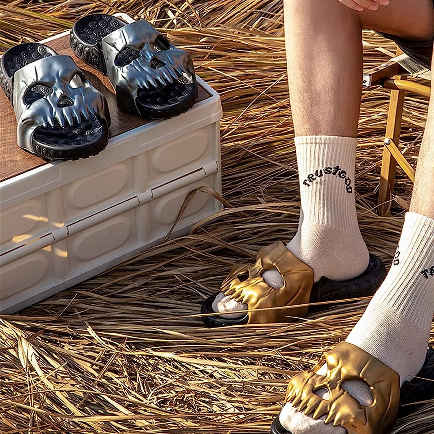 THATLILSHOP Skull Cloud Slippers