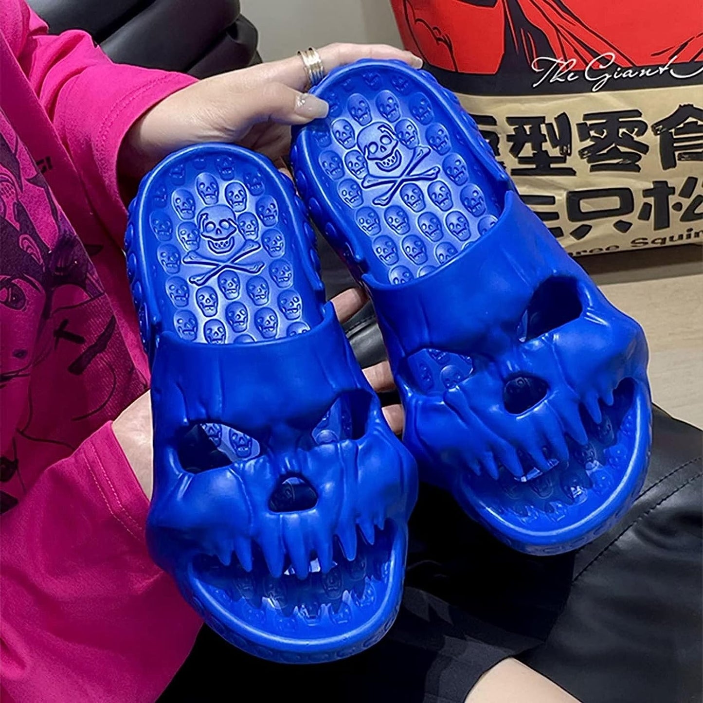 THATLILSHOP Skull Cloud Slippers